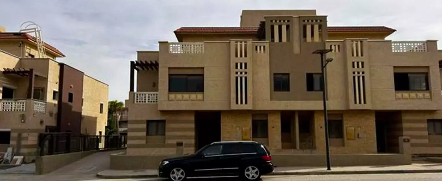 Green 4 | Twin House