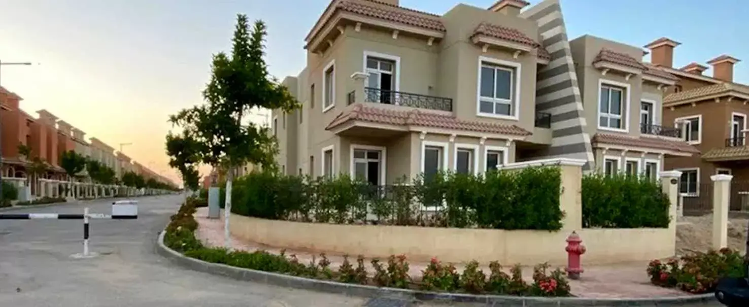 Patio Zahraa | Twin House