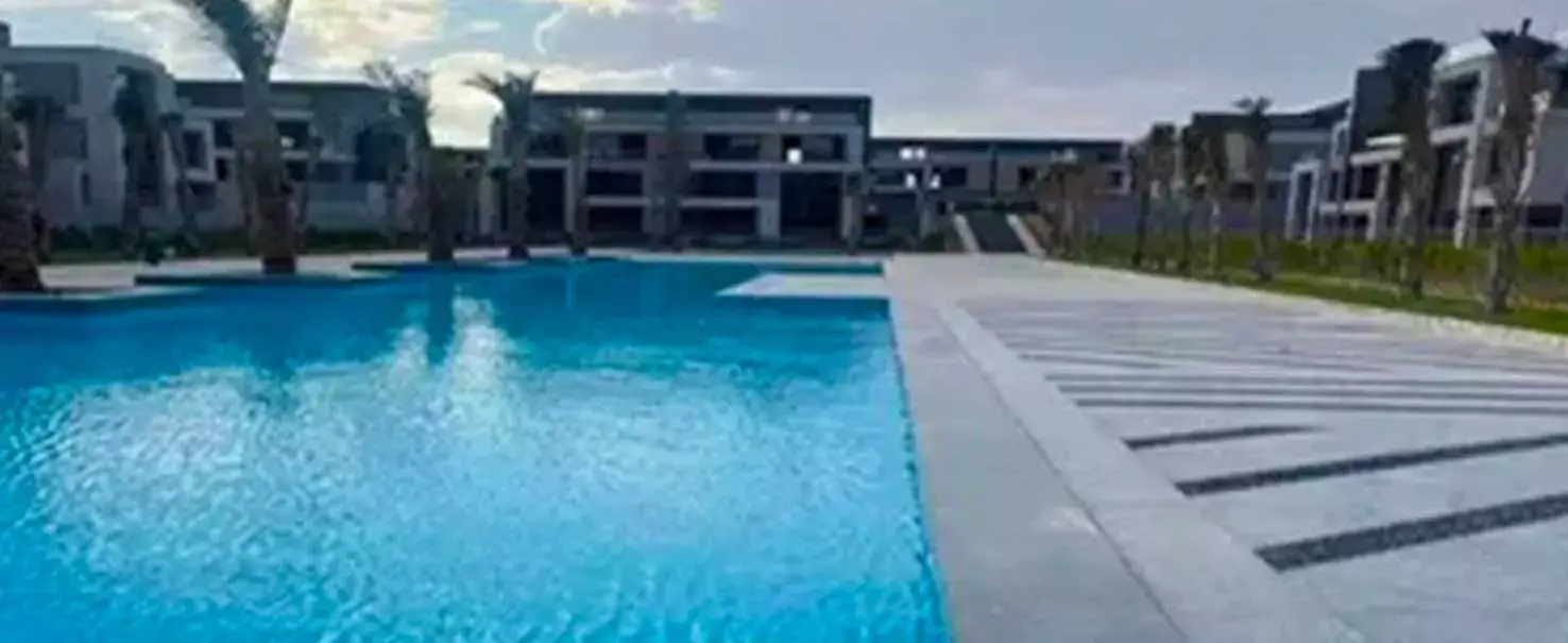 El Patio | Twin House