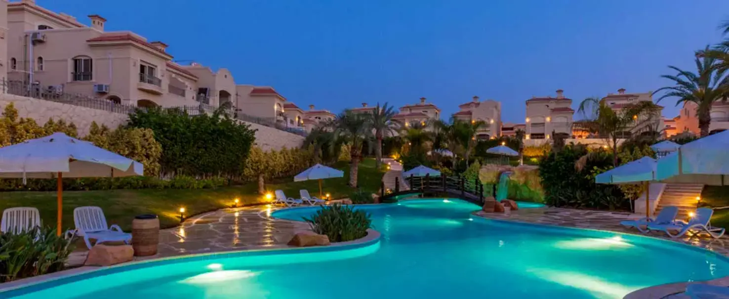El Patio | Twin House