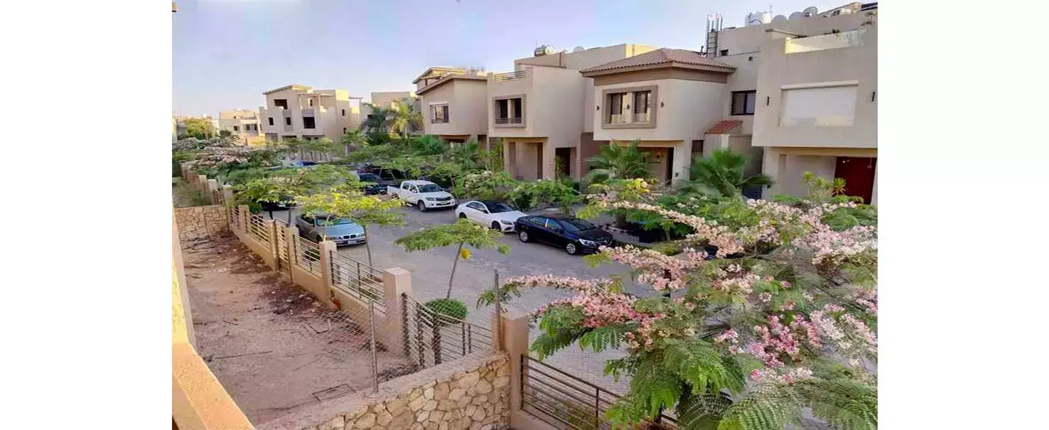  | Twin House