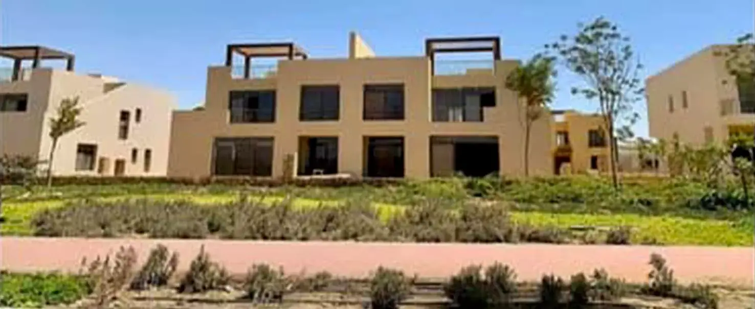 Yasmeen Greenland | Villa