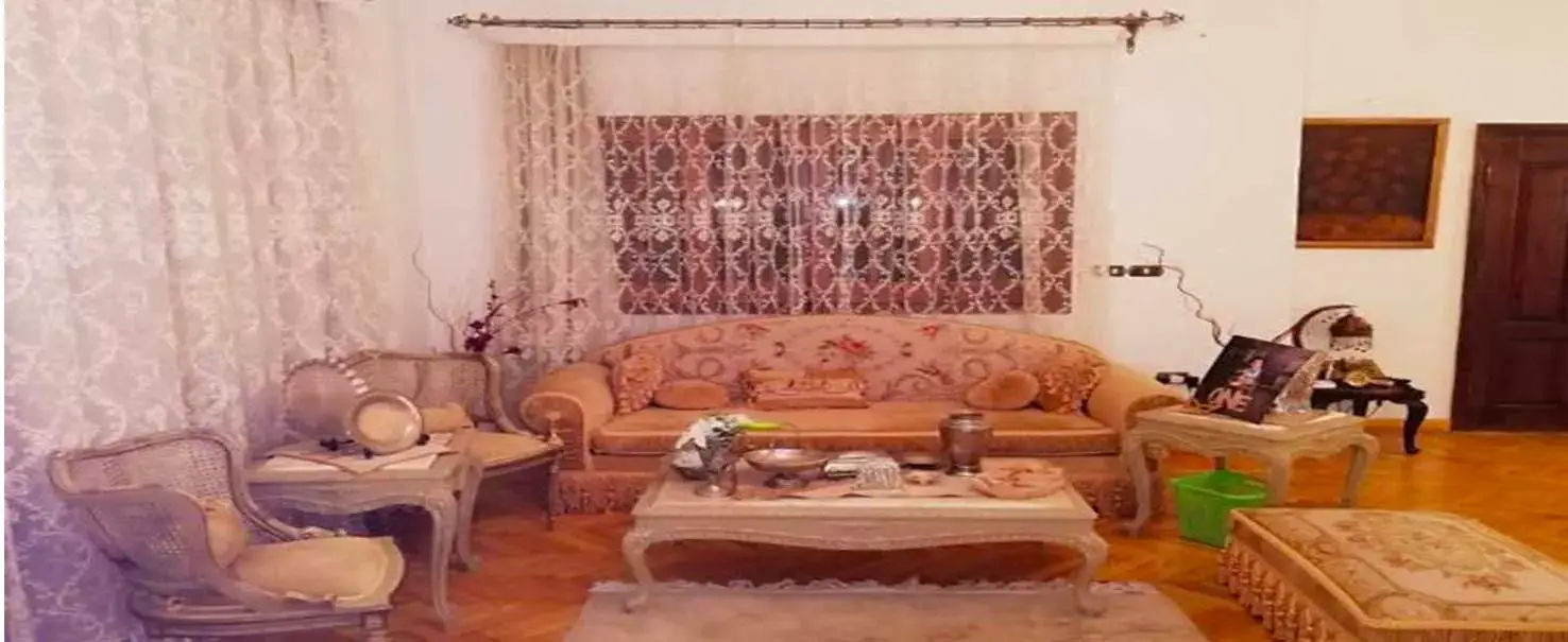 غرب سوميد | الطابق الأرضي