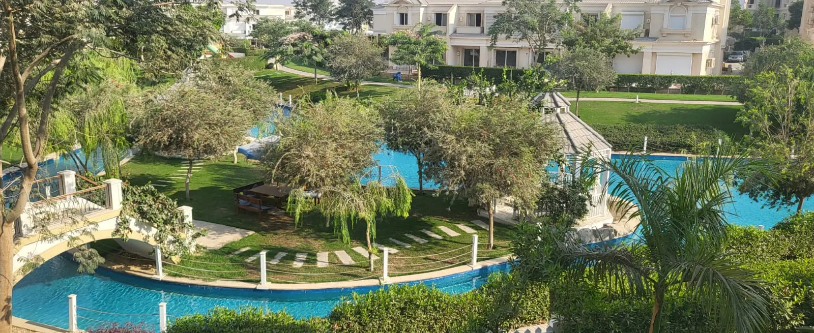 Mountain View October Park | I-Villa