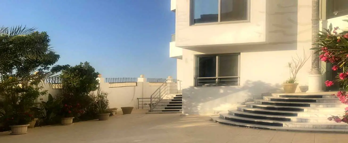 | مبنى