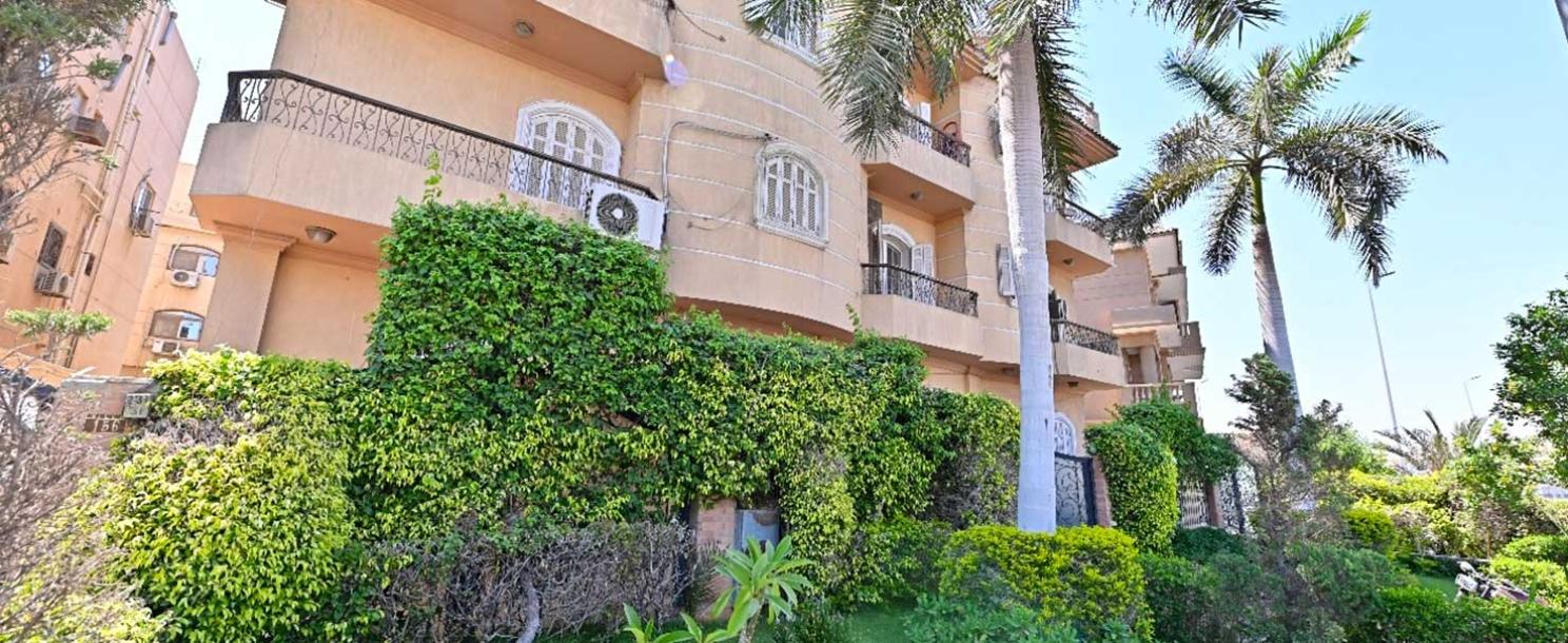 El Banafseg | Villa