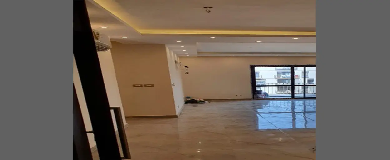 Courtyard - Westown | Penthouse