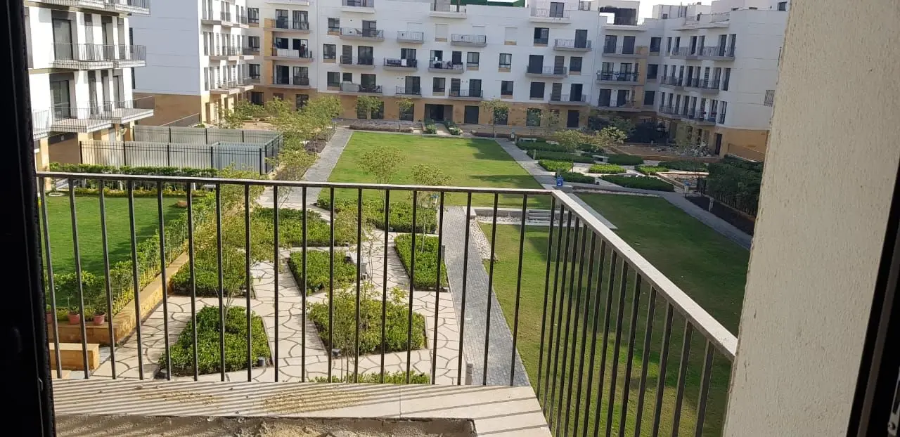Courtyard - Westown | Apartment
