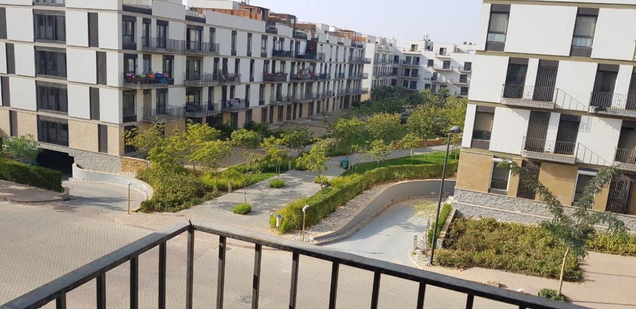 Courtyard - Westown | Apartment