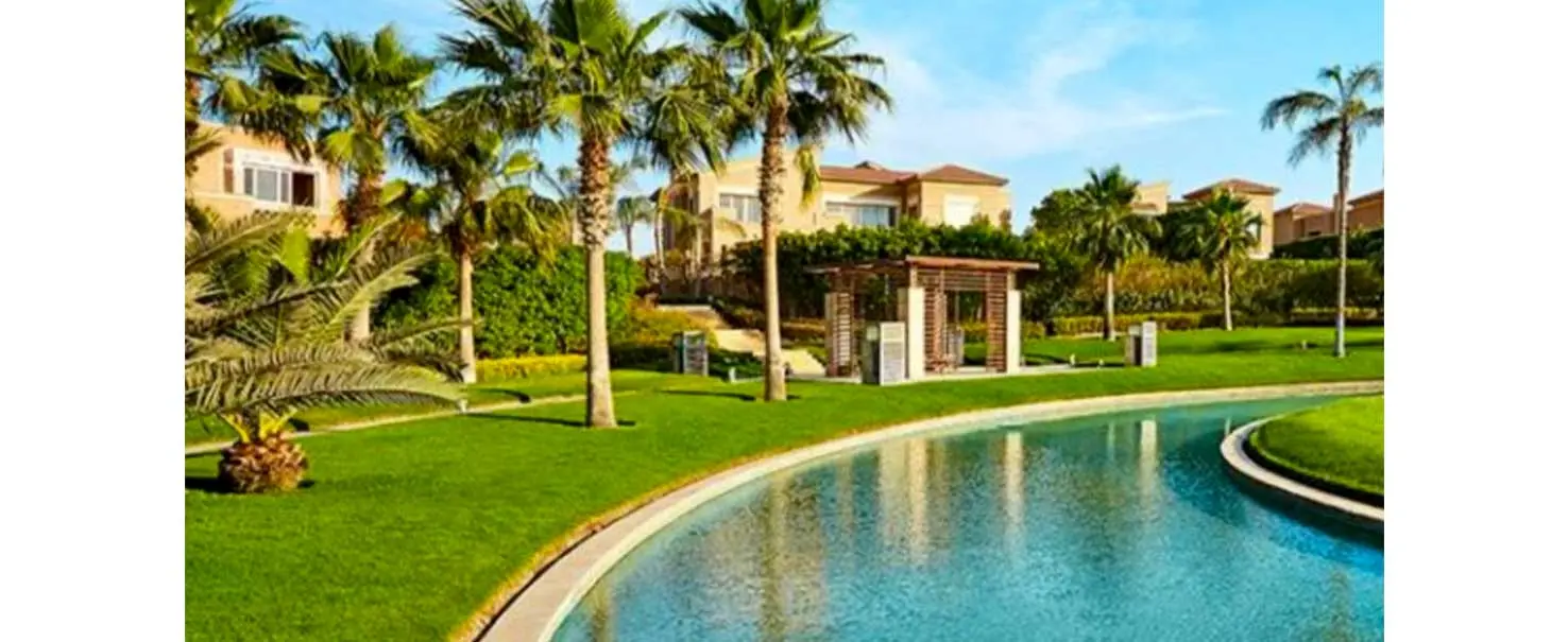 Swan Lake 6 October | Villa