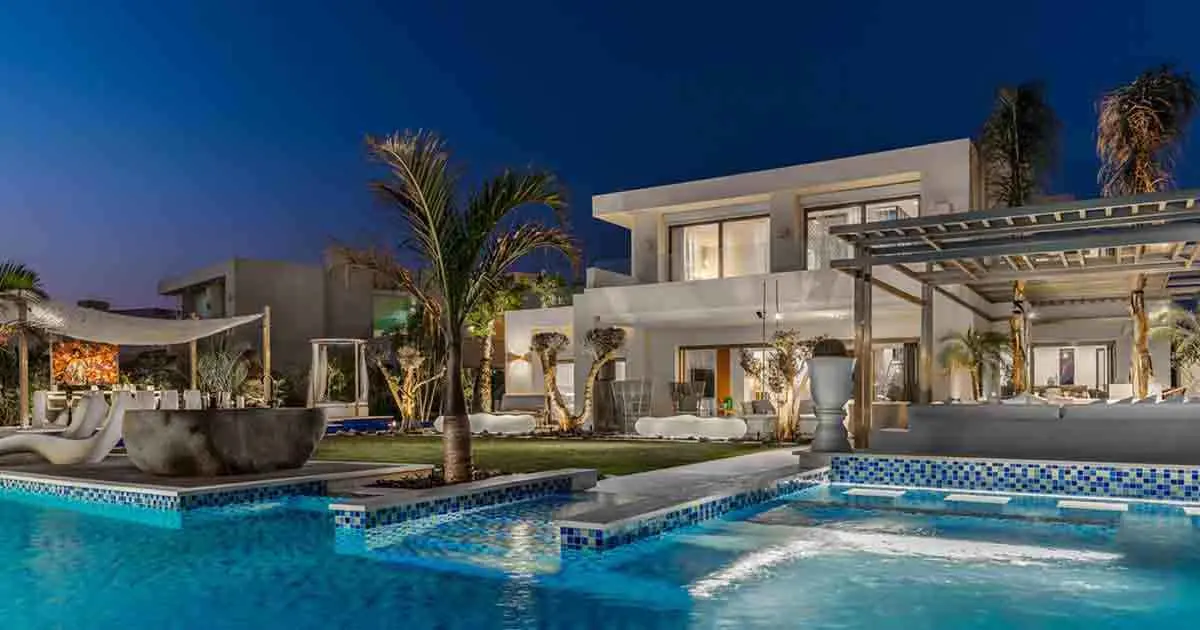 Hacienda White Ext | Chalet