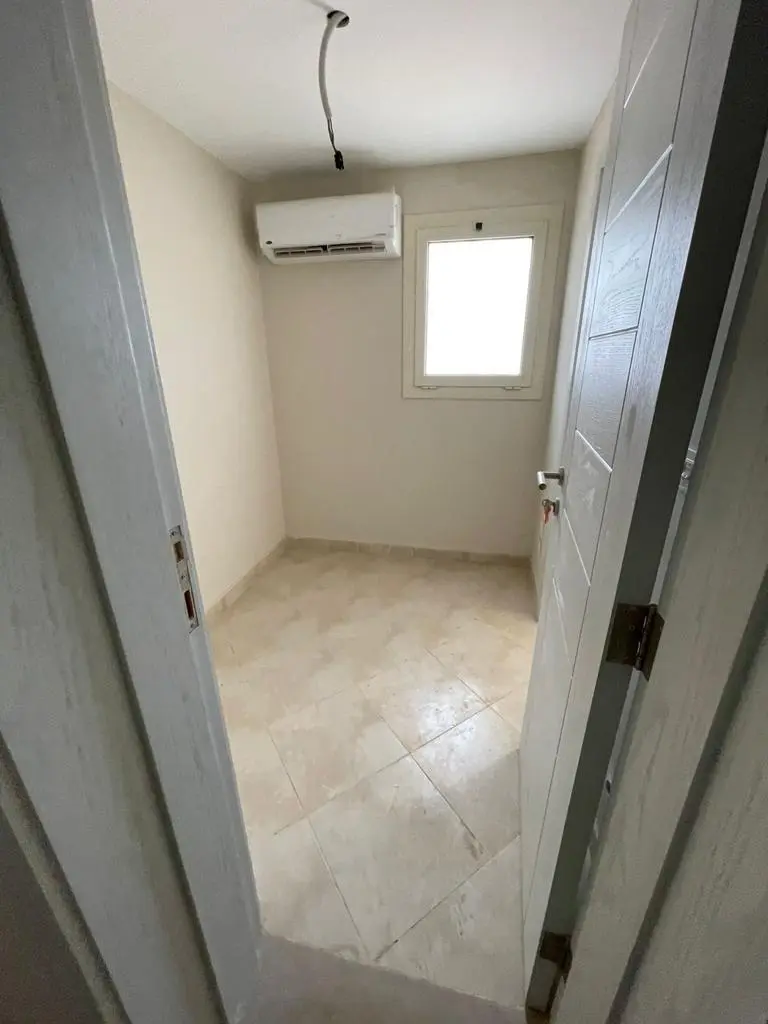 Italian Square | Apartment