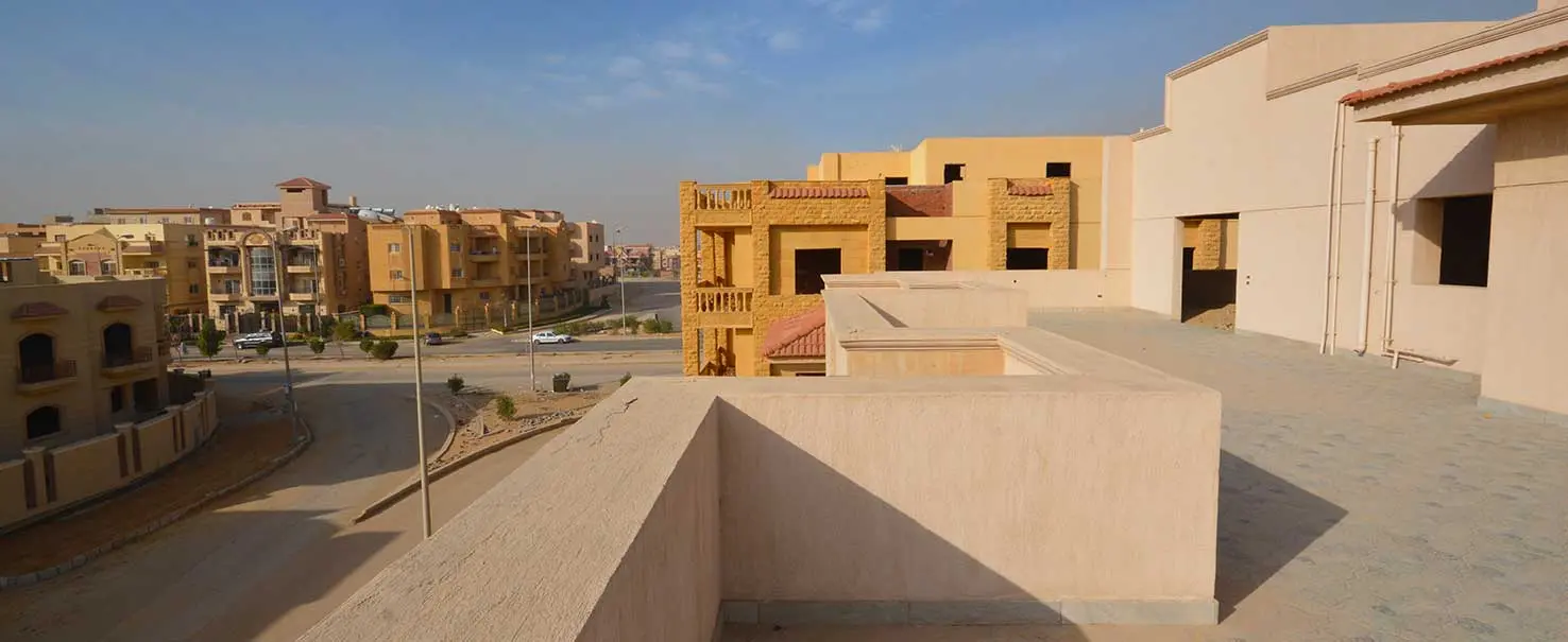 Yasmeen Greenland | Villa