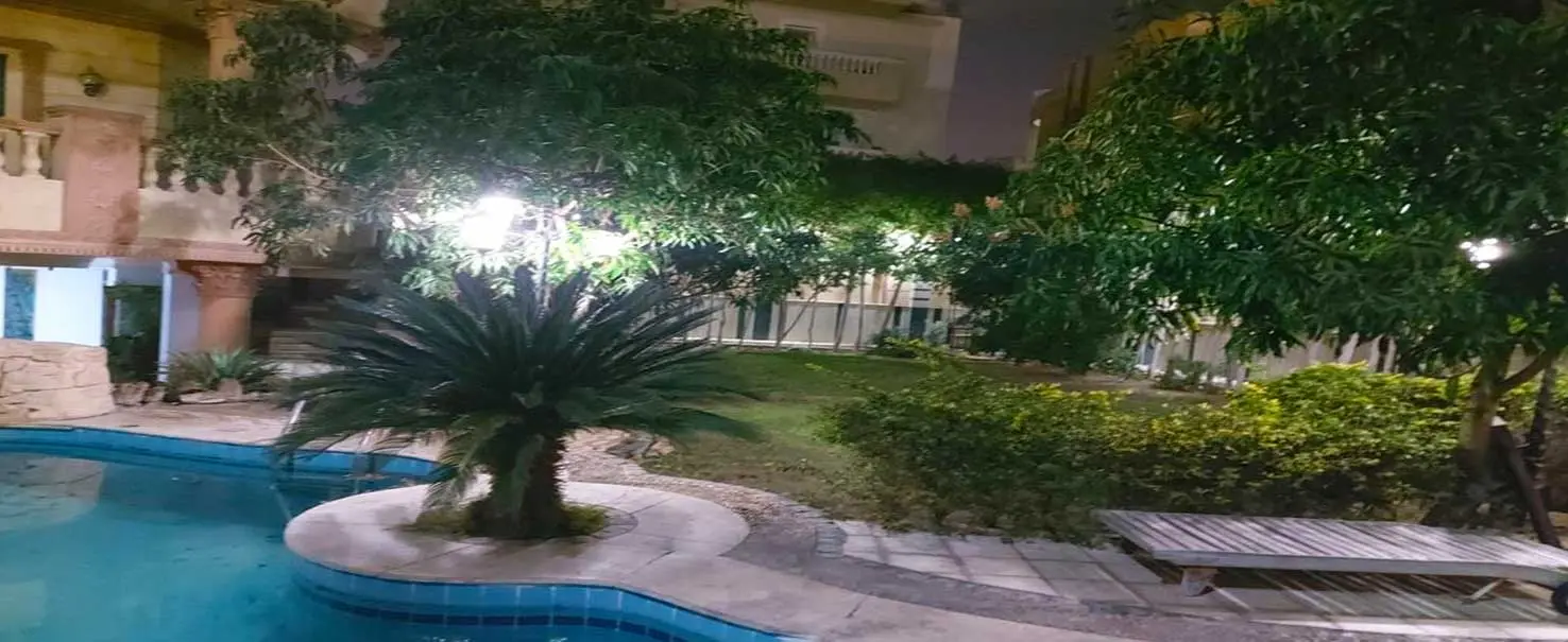 Yasmeen Greenland | Villa