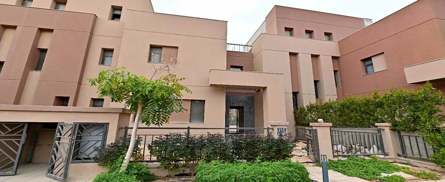 District 5 | Family House