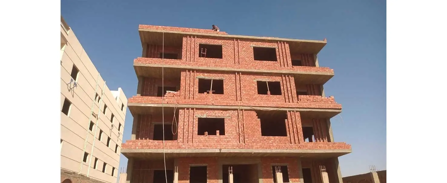 5th Square | Building