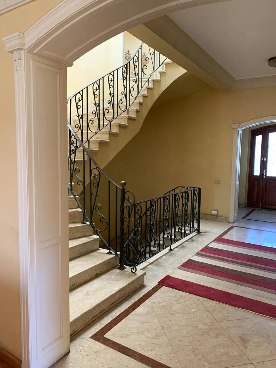 Village Gate | شقة