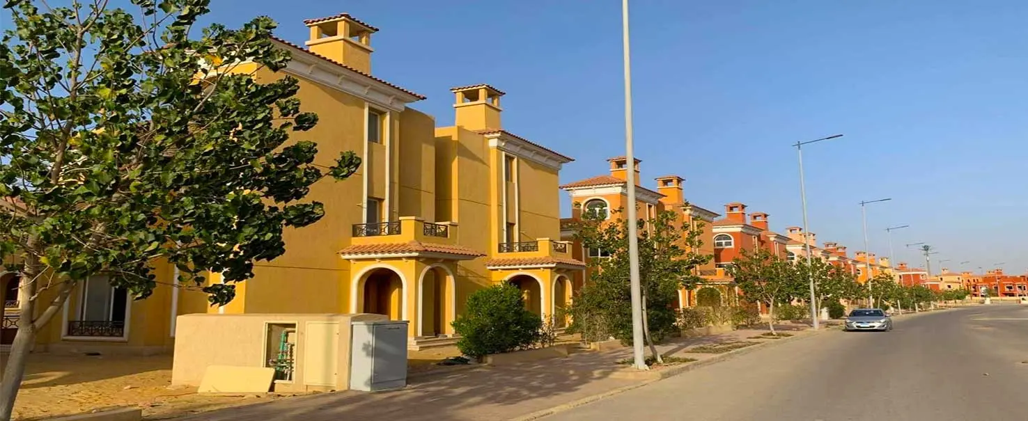 Nyoum Pyramids | Villa