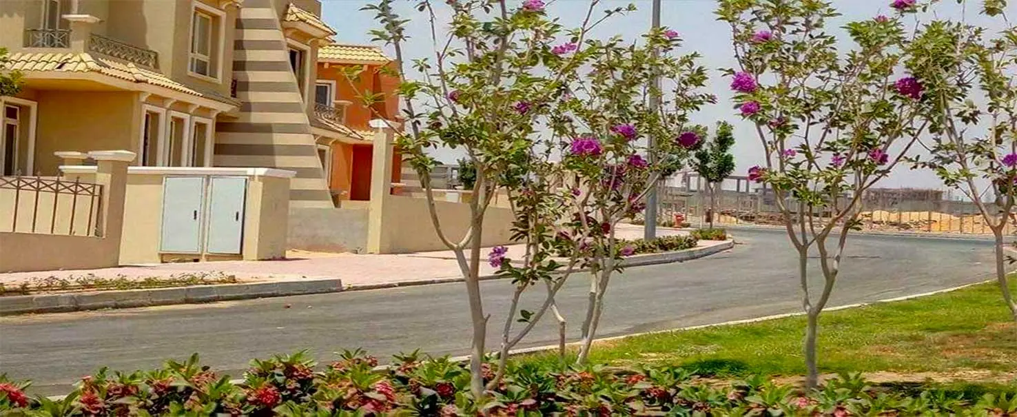 Nyoum Pyramids | Villa