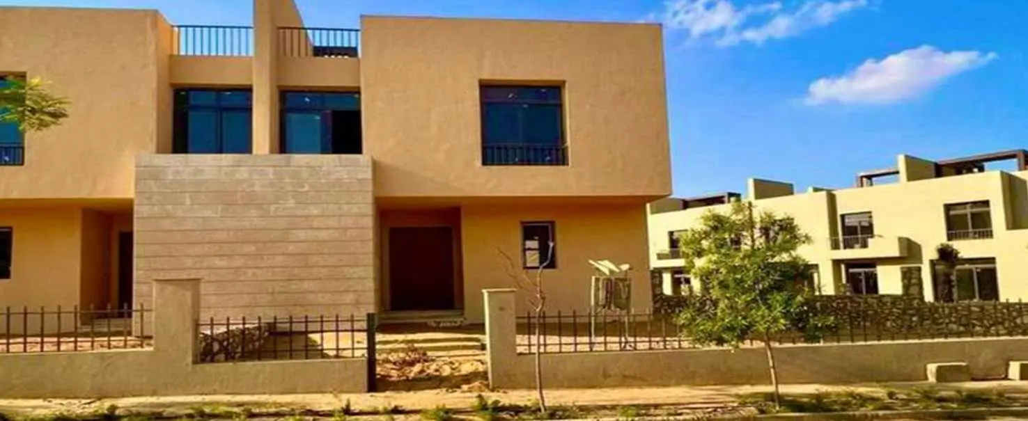 Owest- October | Villa