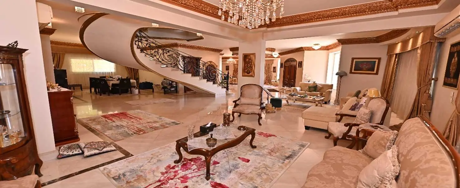 South Academy | Villa