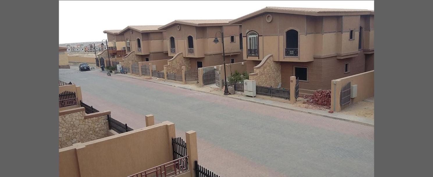 Pyramids Walk | Twin-house