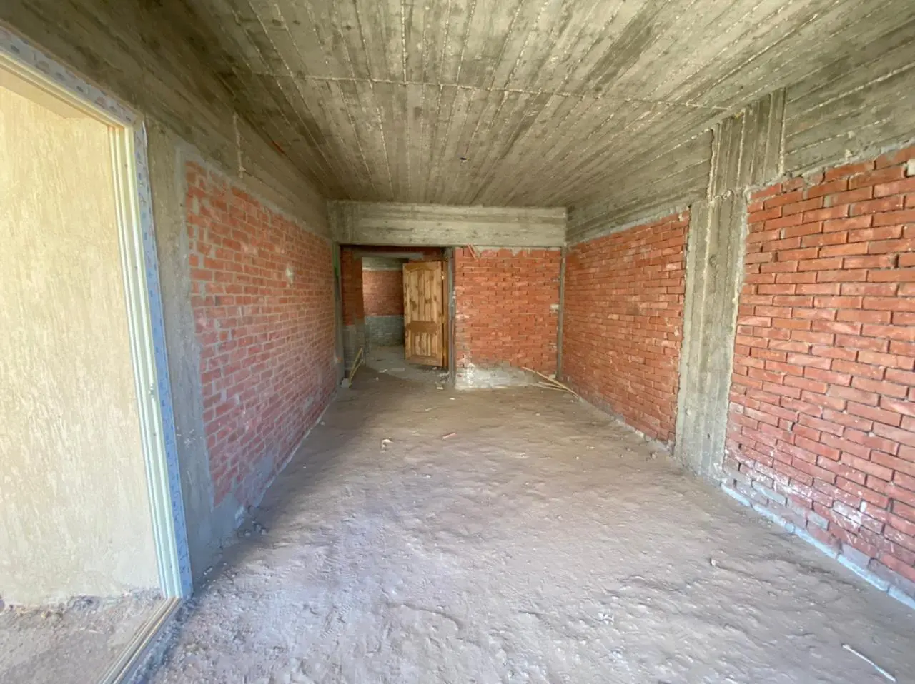 Garden Hills | Apartment